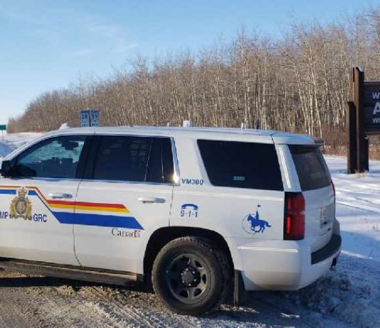 Three people killed in crash north of Edmonton: Alberta RCMP Three people killed in crash north of Edmonton: Alberta RCMP