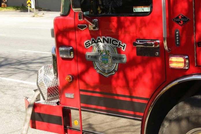 One dead after fire breaks out in Saanich, B.C. apartment building