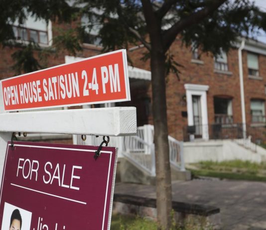 Toronto home sales fell 18 per cent in January as prices climbed and listings dropped Toronto home sales fell 18 per cent in January as prices climbed and listings dropped