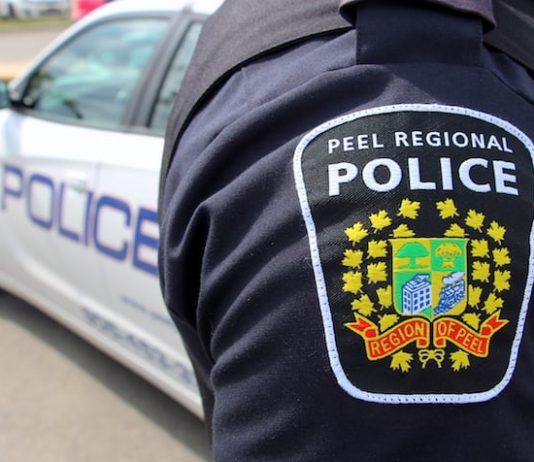 25-year-old man found dead inside car that went into lake in Mississauga 25-year-old man found dead inside car that went into lake in Mississauga