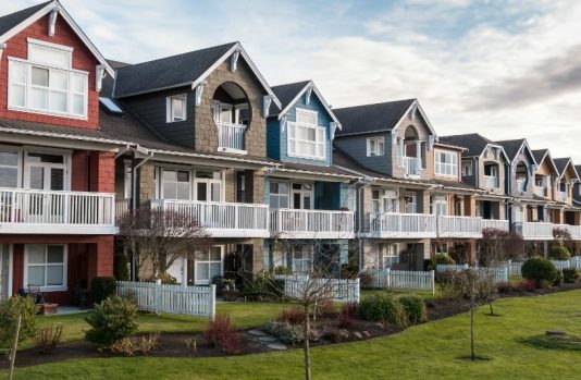 Housing market slowdown continues, with average selling price down 15 per cent