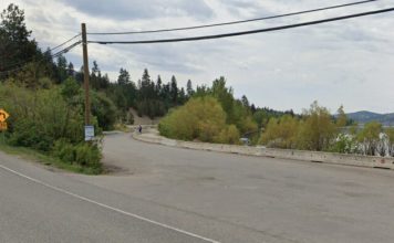 Kelowna RCMP: Man drowns while trying to help person in the water Kelowna RCMP: Man drowns while trying to help person in the water