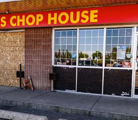 Four people sent to hospital after pickup truck crashes into Calgary restaurant Four people sent to hospital after pickup truck crashes into Calgary restaurant