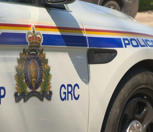Manitoba RCMP officer charged with assault for knee on man’s neck Manitoba RCMP officer charged with assault for knee on man’s neck