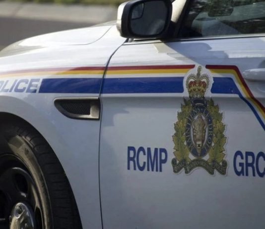 Ottawa 19-year-old charged with making threats on Twitter Ottawa 19-year-old charged with making threats on Twitter